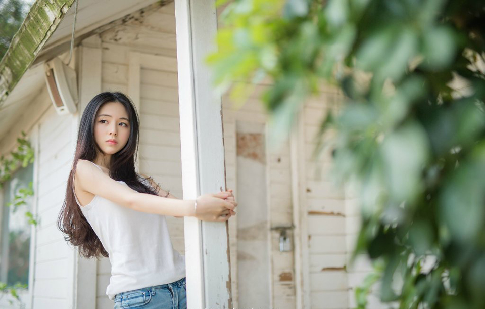 上苍不会让所有幸福集中到某个人身上，得到爱情未必拥有金钱;拥有金钱未必得到快乐;得到快乐未必拥有健康;拥有健康未必一切都会如愿以偿。保持知足常乐的心态才是淬炼心智净化心灵的最佳途径。一切快乐的享受都属于精神，这种快乐把忍受变为享受，是精神对于物质的胜利，这便是人生哲学。